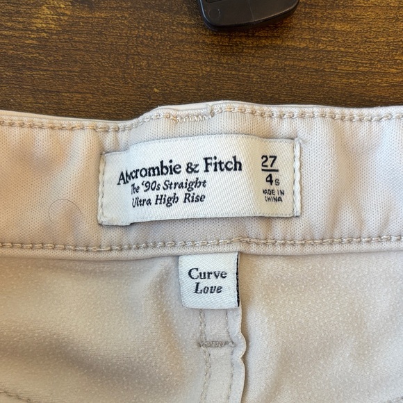 Abercrombie & Fitch Light Tan Ultra High Rise Jeans Curve Love - Picture 2 of 5